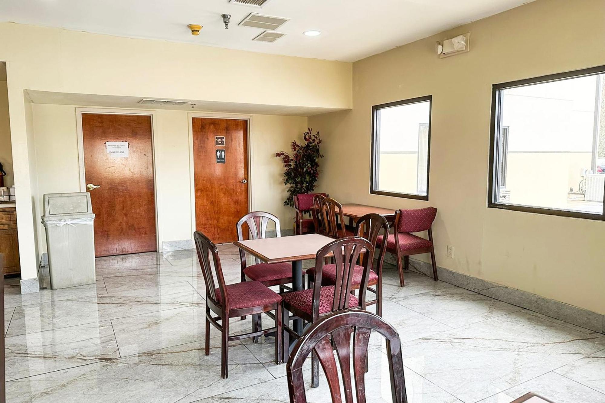 Oyo Hotel Rome West Ga Extérieur photo